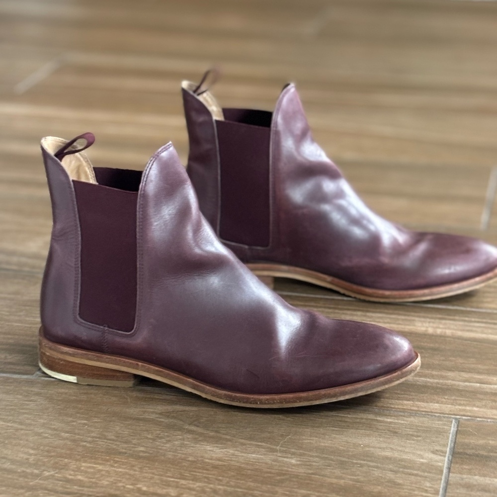 Everlane Leather Chelsea Boot (Cabernet leather)